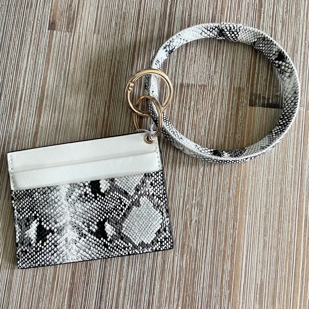 Everyday Chic Keyring Wallet - Picture 2 of 5
